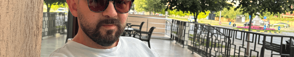 Background photo for Iulian C.