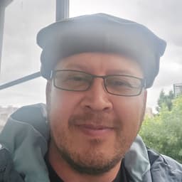 Профил на Liviu D