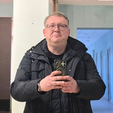 George M poza de pe Taskuri.ro