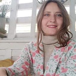 Nicoleta A poza de pe Taskuri.ro