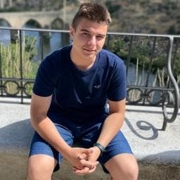 Sebastian E poza de pe Taskuri.ro