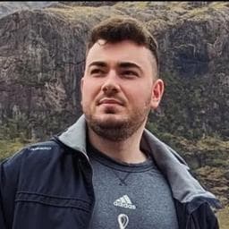 Raul A poza de pe Taskuri.ro