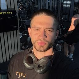 Vulpe T poza de pe Taskuri.ro