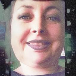 Maria simona R poza de pe Taskuri.ro