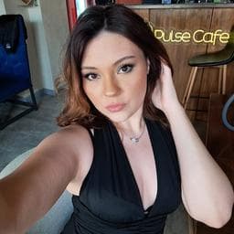 Carmen C poza de pe Taskuri.ro