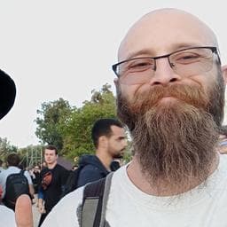 Dragoș Ș poza de pe Taskuri.ro