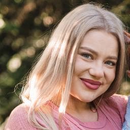 Bianka P poza de pe Taskuri.ro