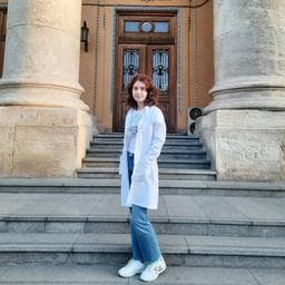 Andreea U poza de pe Taskuri.ro