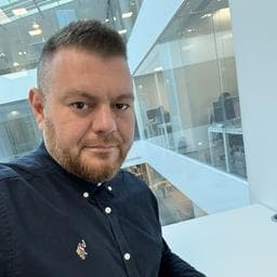 Ovidiu N poza de pe Taskuri.ro