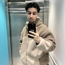 Alex D poza de pe Taskuri.ro