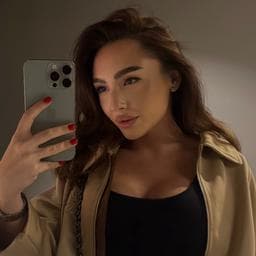 Tania P poza de pe Taskuri.ro