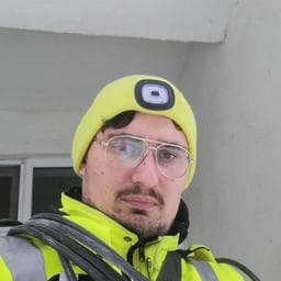 Razvan C poza de pe Taskuri.ro