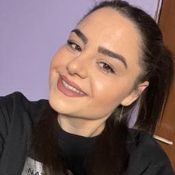 Minodora B poza de pe Taskuri.ro