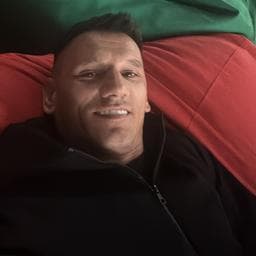 Gabriel A poza de pe Taskuri.ro