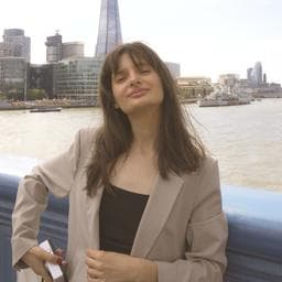 Teodora C poza de pe Taskuri.ro