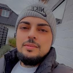 Claudiu C poza de pe Taskuri.ro