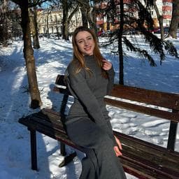 Daniela I poza de pe Taskuri.ro