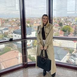 Profilul lui Sofia C