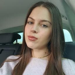 Sorana P poza de pe Taskuri.ro