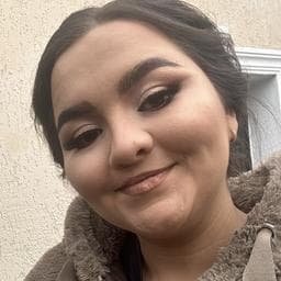 Denisa C poza de pe Taskuri.ro