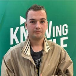 Theodor C poza de pe Taskuri.ro