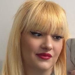 Violeta M poza de pe Taskuri.ro