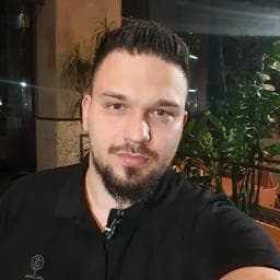 Roberto C poza de pe Taskuri.ro