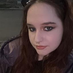 Raluca P poza de pe Taskuri.ro