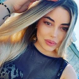 Anamaria B poza de pe Taskuri.ro