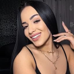 Ioana D poza de pe Taskuri.ro