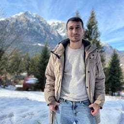 Dumitru M poza de pe Taskuri.ro