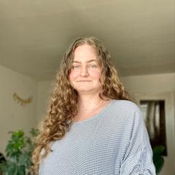 Doris P poza de pe Taskuri.ro