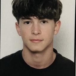 David P poza de pe Taskuri.ro
