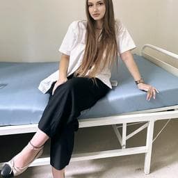 Alexia-Elena C poza de pe Taskuri.ro