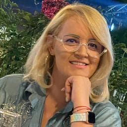 Monica D poza de pe Taskuri.ro