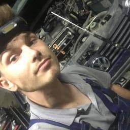 Sebastian A poza de pe Taskuri.ro