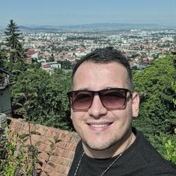 Cosmin G poza de pe Taskuri.ro