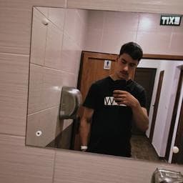 Gabriel V poza de pe Taskuri.ro