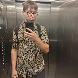 Teodor N poza de pe Taskuri.ro