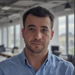 Olteanu S poza de pe Taskuri.ro