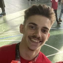 Daniel S poza de pe Taskuri.ro