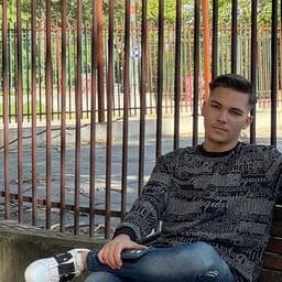 Mustafa M poza de pe Taskuri.ro