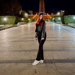 Ruxandra M poza de pe Taskuri.ro