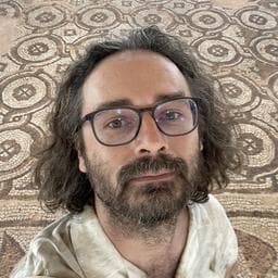 Profilul lui Dorin M